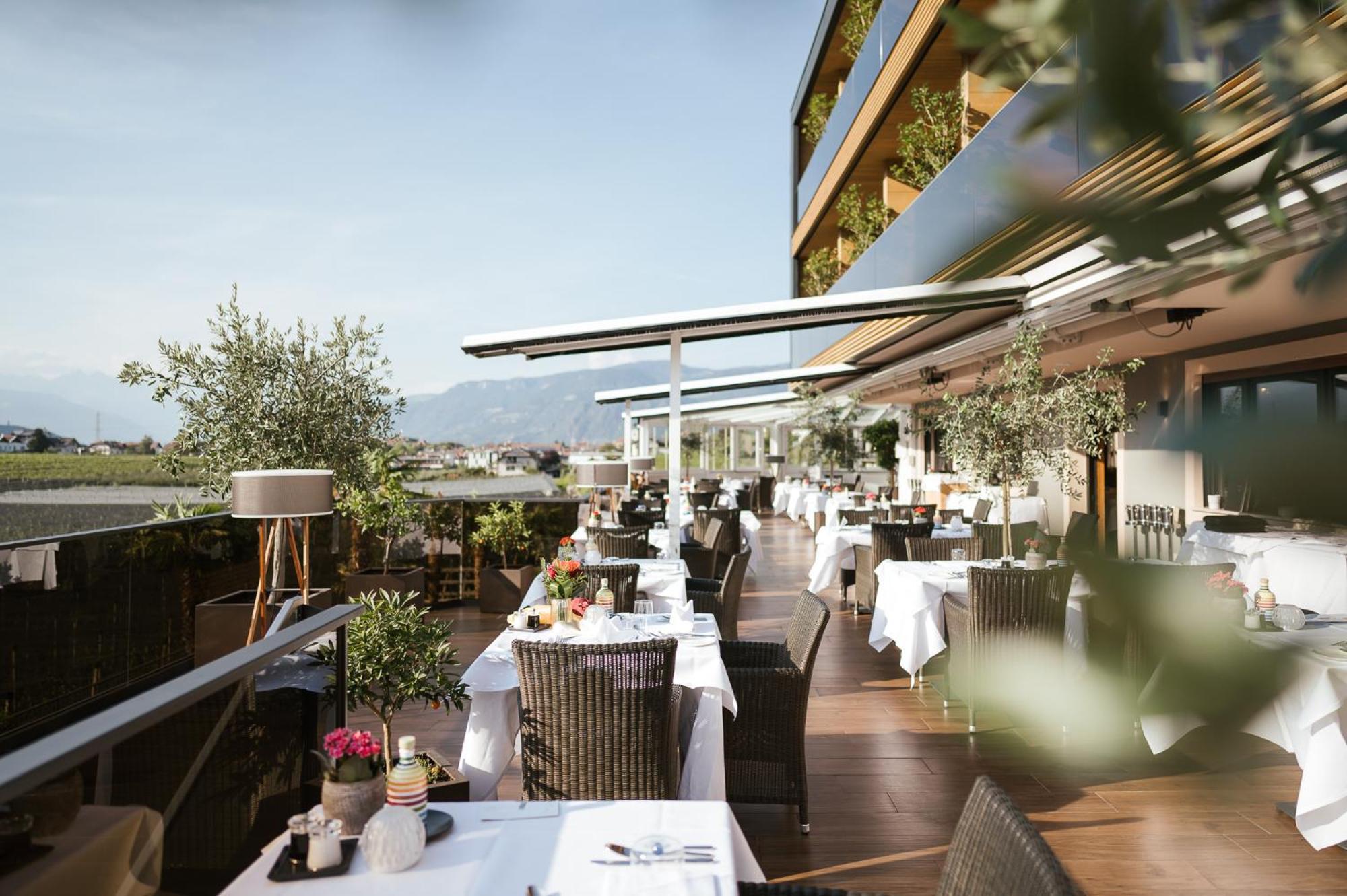 Weinegg Wellviva Resort Appiano Sulla Strada Del Vino Exterior foto